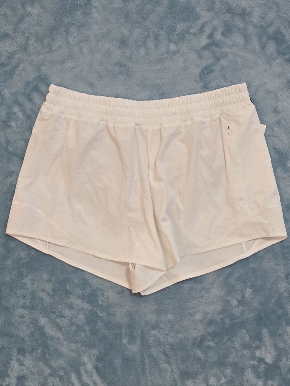 Calia Women’s Medium White Mid Rise Infinity Shorts with Elastic Waist